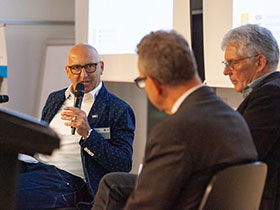Informative Podiumsgespräche zum Thema Zivildienst und Zivilschutz width=280