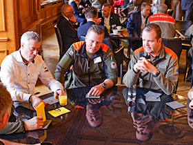 Nicht alltäglich: Nach der Versammlung gabs ein Mittagessen im Bundeshaus. width=280