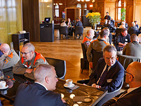 Nicht alltäglich: Nach der Versammlung gabs ein Mittagessen im Bundeshaus. width=280
